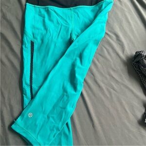 Size 4 Lululemon crop leggings